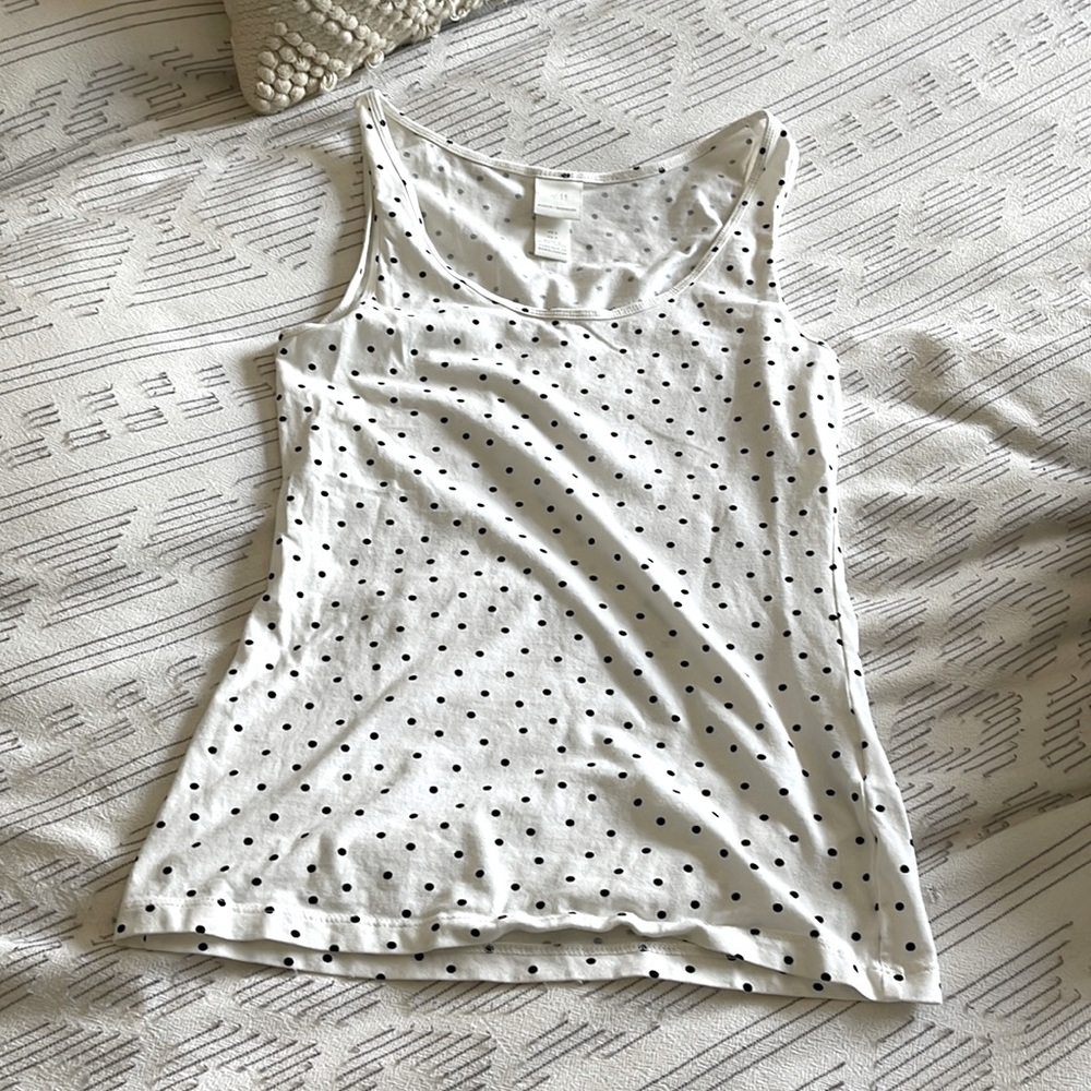 White polka dotted tank ✨